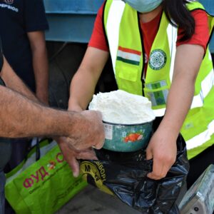 akah_tajik_food_distribution_on-going_in_roshtqala_gbao Photo credit: AKAH
